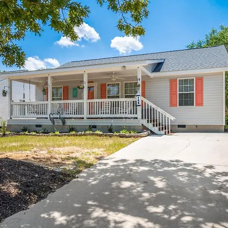 9Th Street Sandy Feet By Oak Island Accommodations